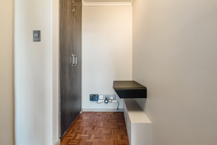 To Let 2 Bedroom Property for Rent in Sea Point Western Cape